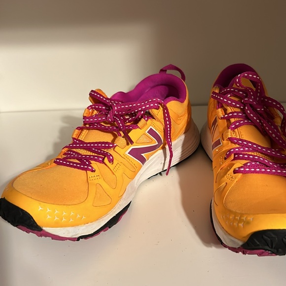 Orange and pink New balance - Picture 4 of 4
